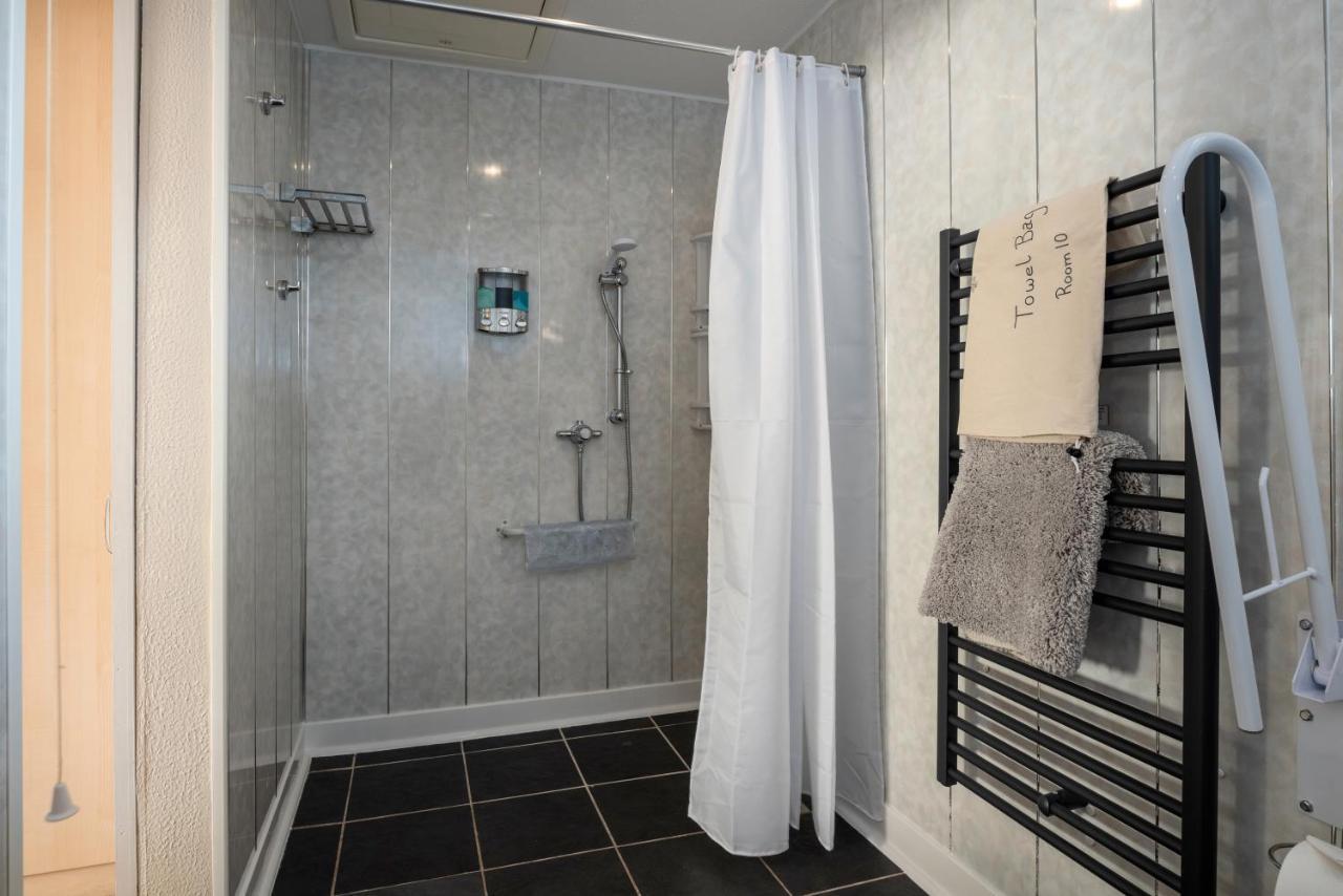 Estuary Guest house 4*